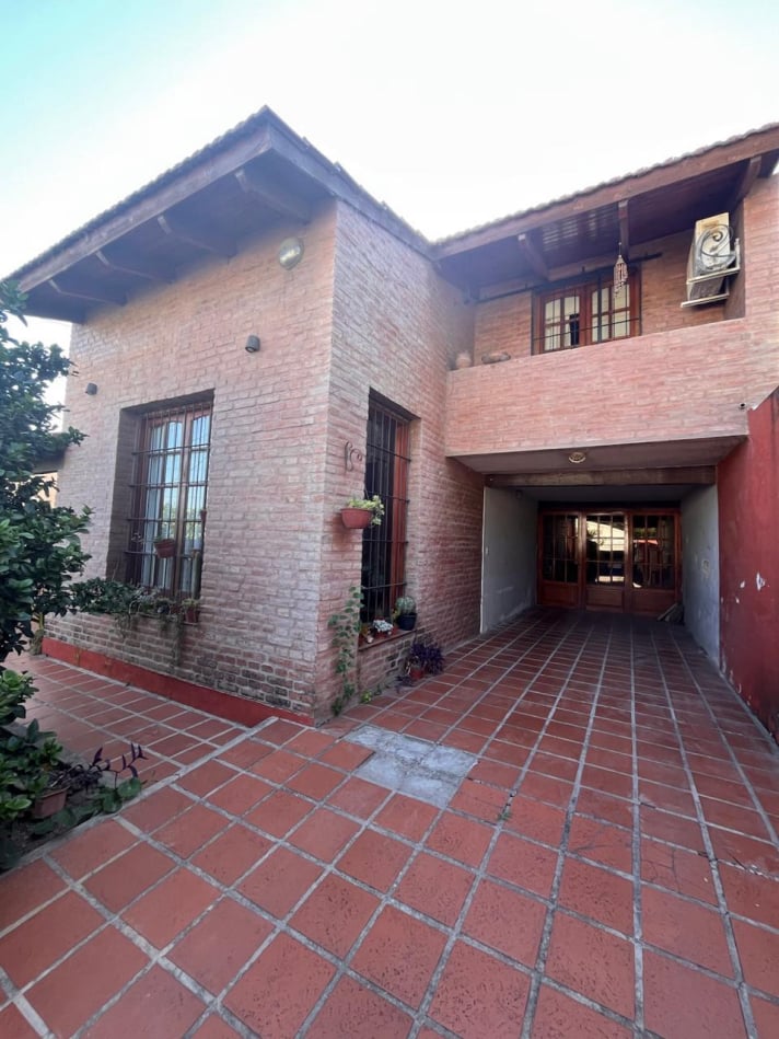 Casa en Venta. Bº LOMAS OESTE.